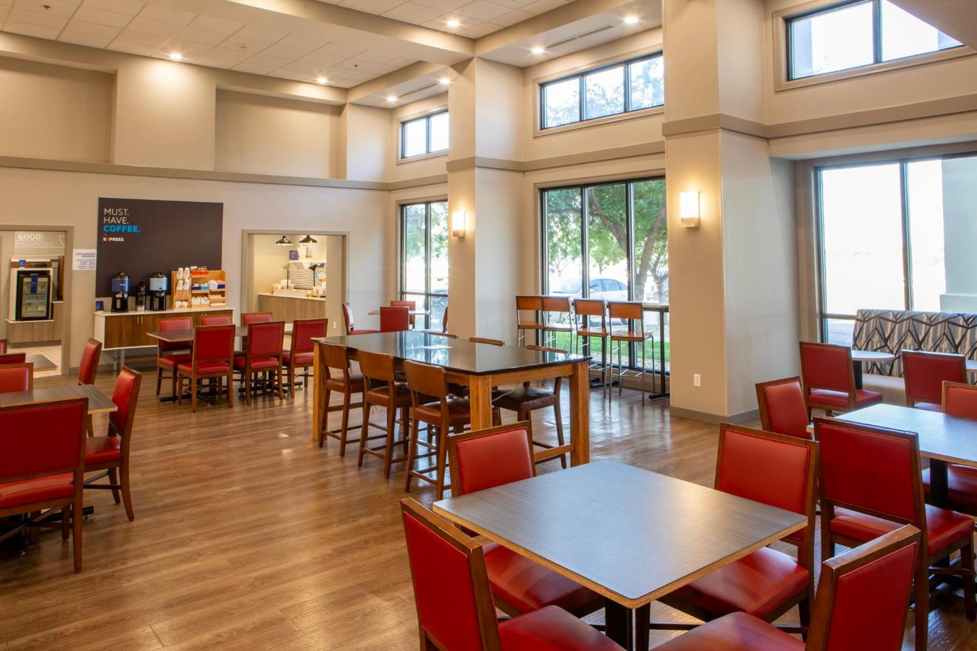 Holiday Inn Express & Suites Sioux City-South By Ihg Экстерьер фото